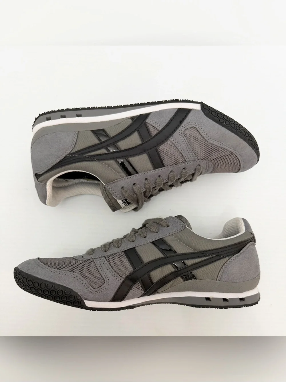 Onitsuka Tiger Ultimate 81 Sneakers Charcoal and Black Men’s Size 7.5
